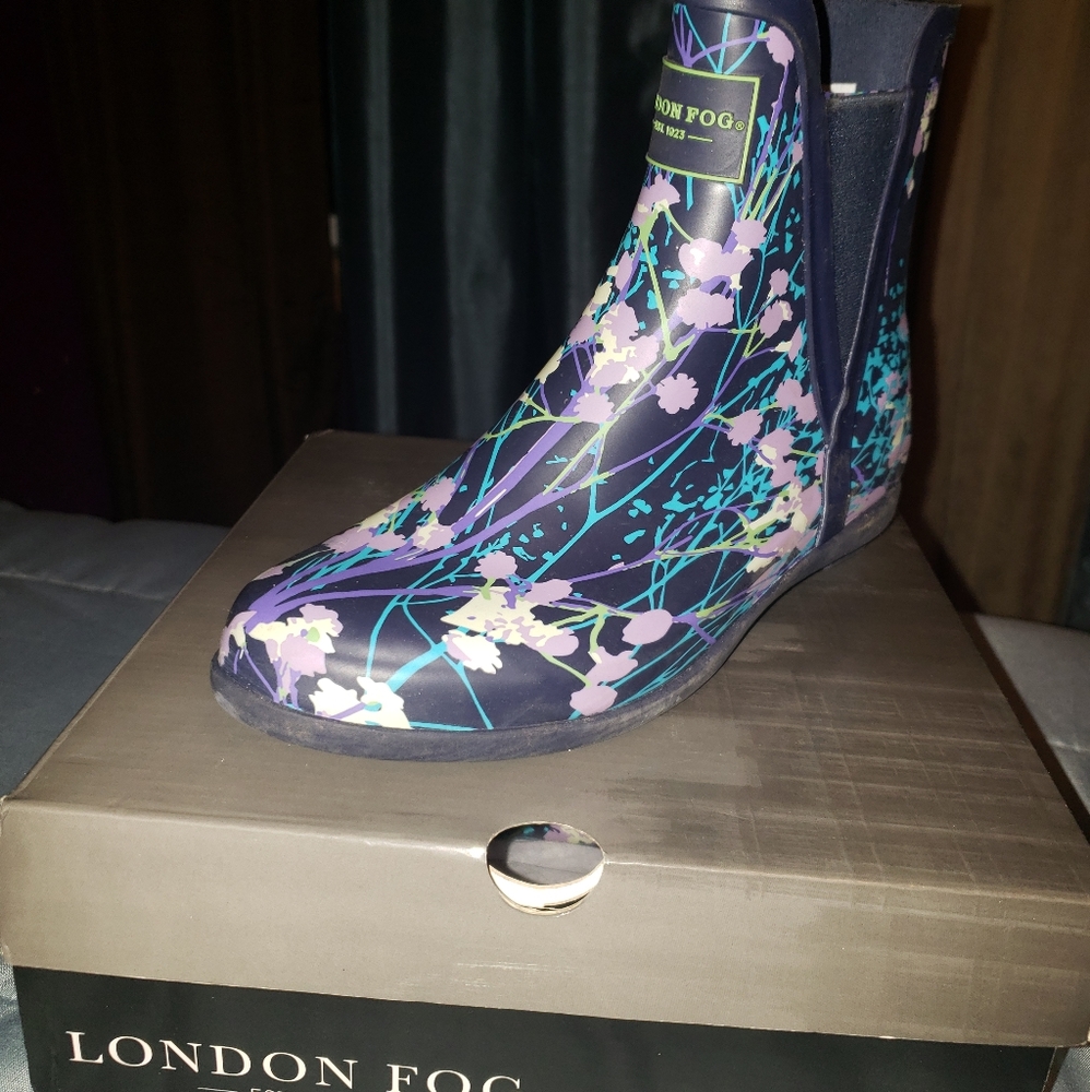 London Fog Rainboots sz 6